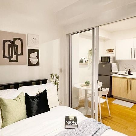 The Serene Escape Rockwell Makati City View 1Br Lägenhet Manila Exteriör bild