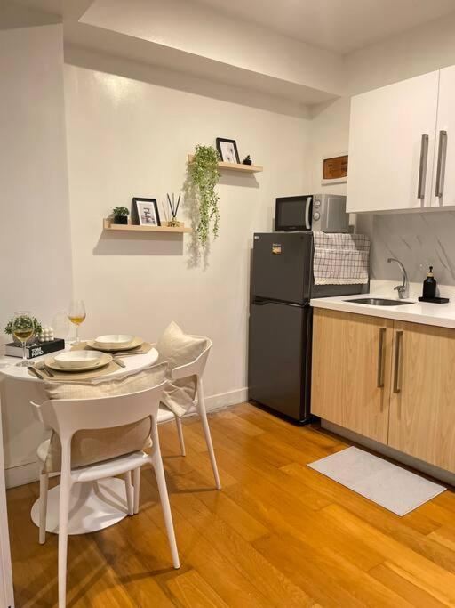 The Serene Escape Rockwell Makati City View 1Br Lägenhet Manila Exteriör bild