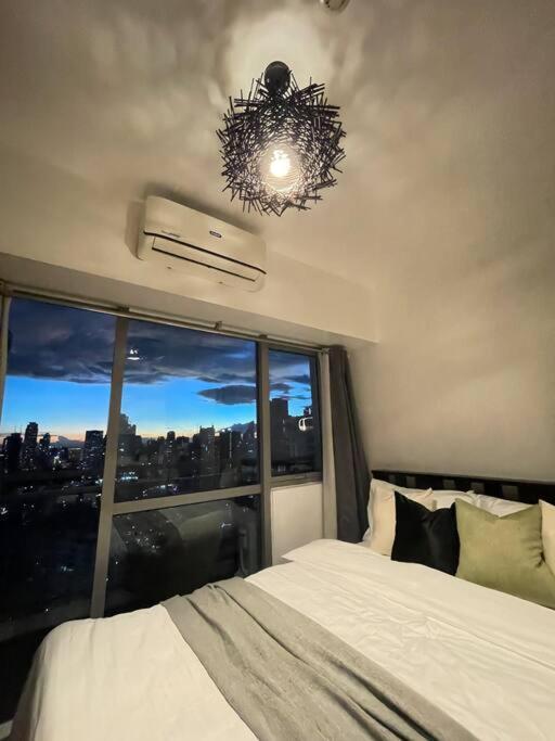 The Serene Escape Rockwell Makati City View 1Br Lägenhet Manila Exteriör bild