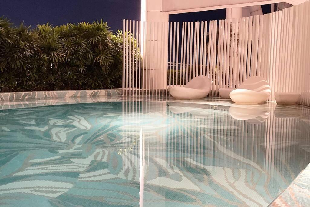 The Serene Escape Rockwell Makati City View 1Br Lägenhet Manila Exteriör bild