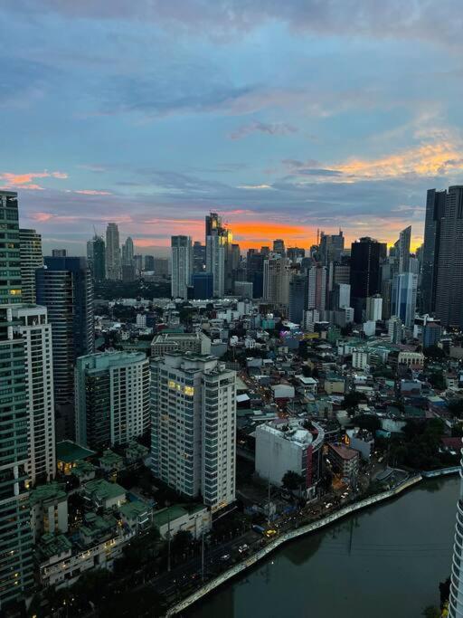 The Serene Escape Rockwell Makati City View 1Br Lägenhet Manila Exteriör bild