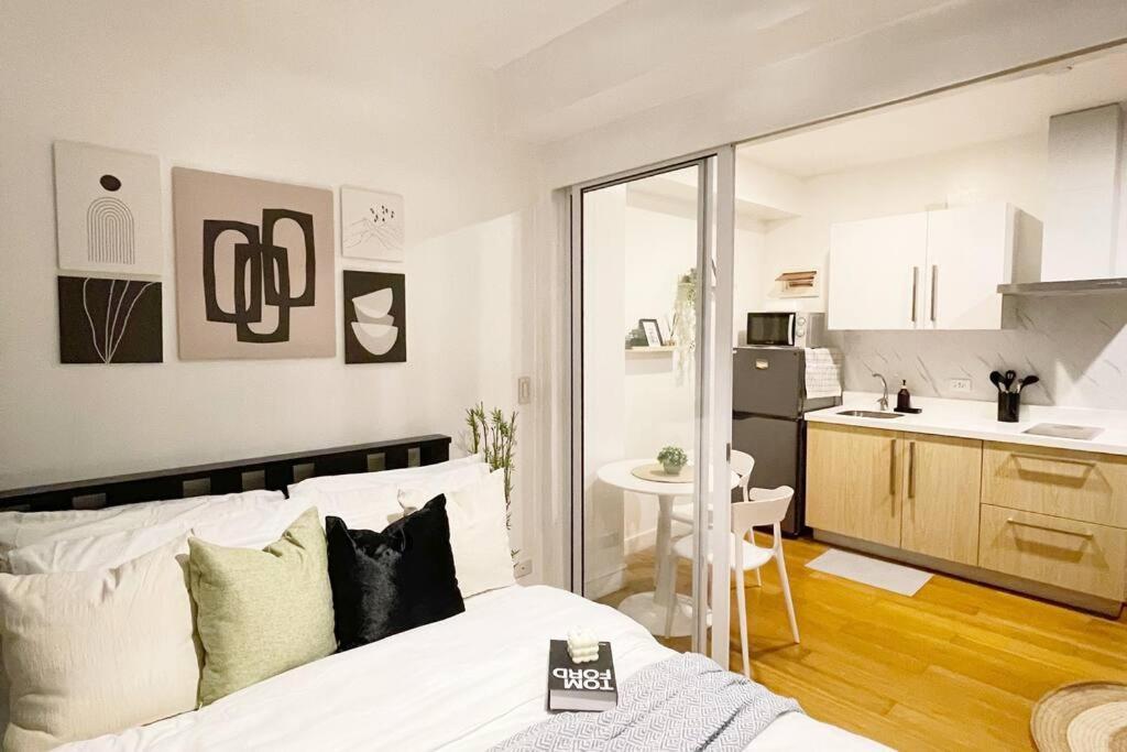 The Serene Escape Rockwell Makati City View 1Br Lägenhet Manila Exteriör bild