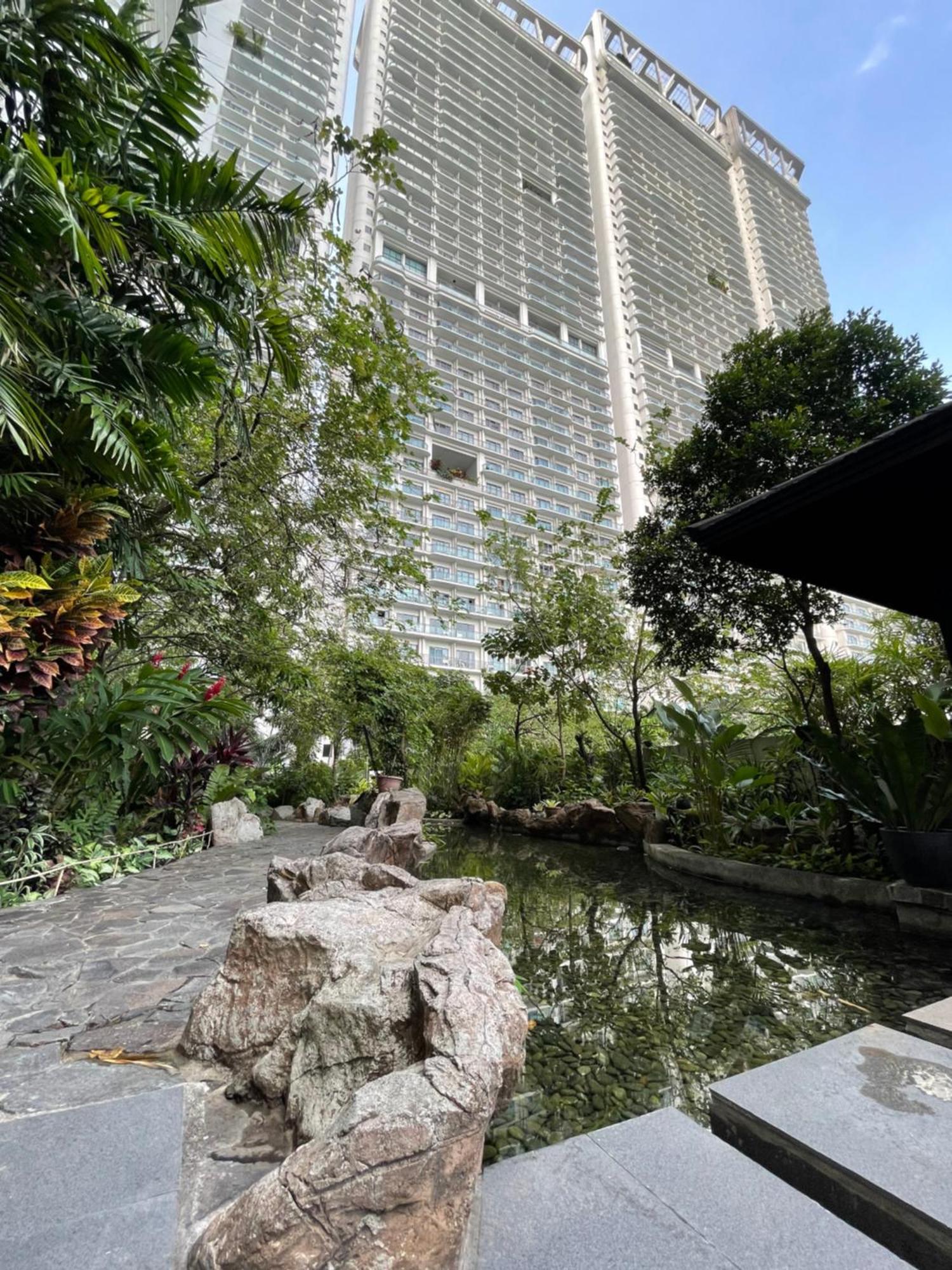 The Serene Escape Rockwell Makati City View 1Br Lägenhet Manila Exteriör bild